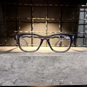 عینک برند OFF WHITE فریم دودی / شیشه سفید کد ZN3865