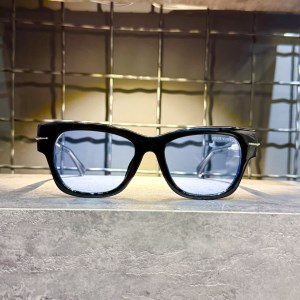 عینک برند LOUIS VUITTON فریم مشکی / شیشه آبی کد 9862