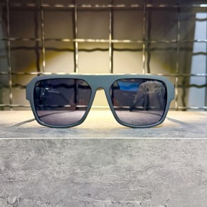 عینک برند HUGO BOSS فریم کائوچویی مشکی مات / شیشه دودی کد HB615