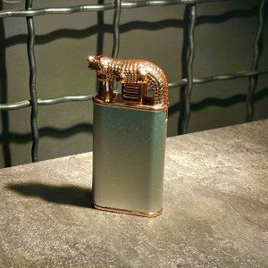 فندک گازی دو شعله طرح تمساح رنگ نقره ای کد 17040