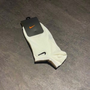جوراب مچی برند NIKE طرح بیسیک رنگ سفید کد 17082