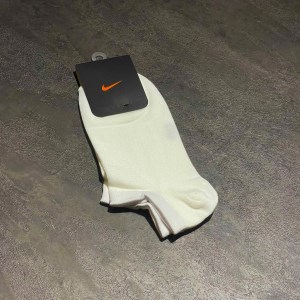 جوراب مچی برند NIKE طرح بیسیک رنگ سفید کد 17086 جوراب مچی برند NIKE طرح بیسیک رنگ سفید کد 17086