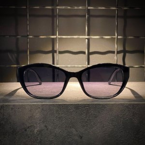 عینک LOUIS VUITTON فریم کائوچویی مشکی / شیشه دودی کد D2885