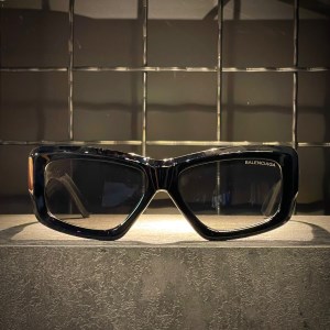 عینک BALENCIAGA فریم کائوچویی مشکی / شیشه دودی کد 19623