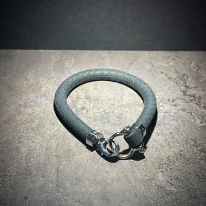 دستبند امگا رنگ مشکی