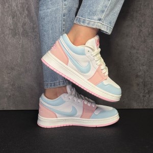 کتونی جردن ایرفورس برند NIKE رنگ آبی صورتی سایز 40