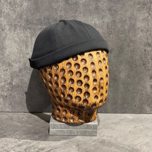 کلاه لیونی وارداتی طرح بیسیک کد 21403 رنگ مشکی کلاه لیونی وارداتی طرح بیسیک کد 21403 رنگ مشکی